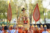 	В Бангкоке проходит второй день коронации короля Таиланда Рамы Х: фото