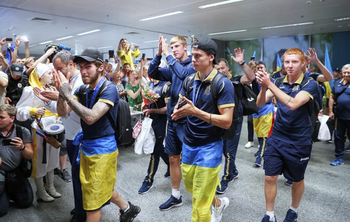 В "Борисполе" встретили молодежку, ставшую чемпионом мира по футболу (фото)