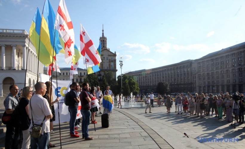 В Киеве провели акцию солидарности с грузинским народом