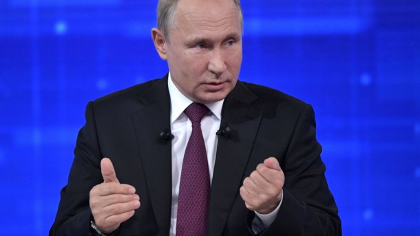"Откуда берутся кретины?": известный журналист потроллил прямую линию Путина "Откуда берутся кретины?": известный журналист потроллил прямую линию Путина