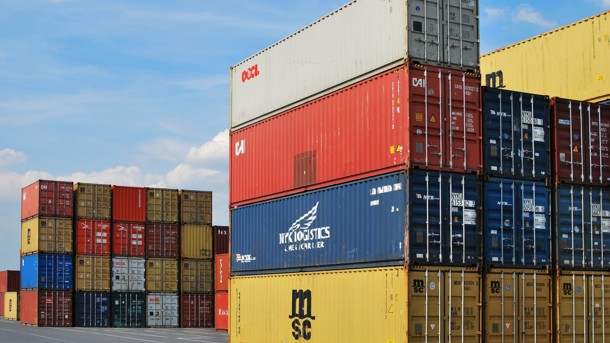 Украина больше покупает товары, чем продает: итоги торговли Украина больше покупает товары, чем продает: итоги торговли