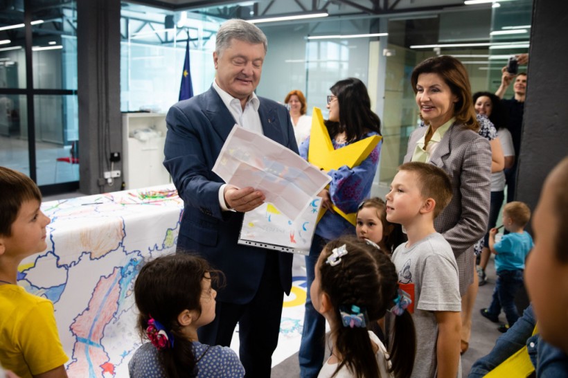 Супруги Порошенко устроило детский праздник в офисе "Европейской Солидарности"
