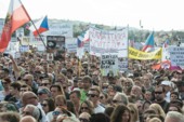 	В Праге прошла крупнейшая антиправительственная акция протеста