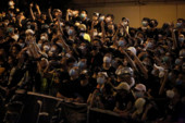 	Тысячи жителей Гонконга снова протестуют: яркие кадры с улиц города
