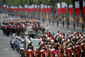 	Франция отмечает День взятия Бастилии: фото и видео парада в Париже