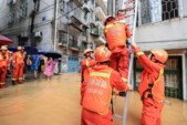 	Масштабное наводнение в Китае: десятки погибших, фото, видео