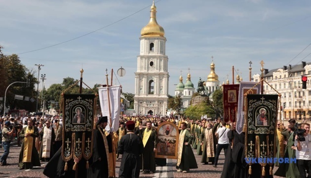 Православная церковь Украины начала свой первый Крестный ход