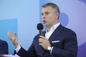 	В Японии почти две тысячи человек застряли в аэропорту из-за тайфуна