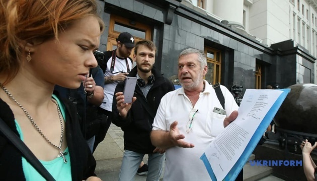 Освобождение "политзаключенных" в Украине: активисты требовали встречи с Зеленским