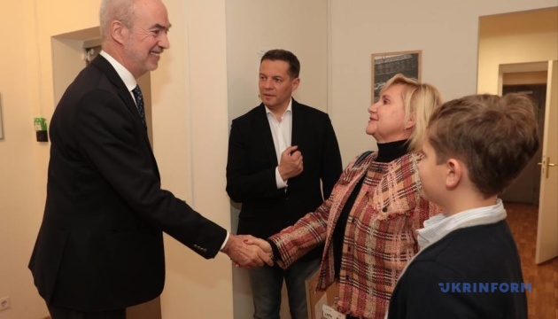 Сущенко встретился с послом Франции