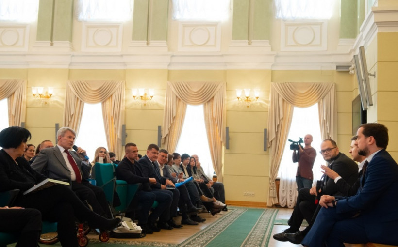 Зеленский убежден, что культура, наука и спорт могут способствовать объединению Украины