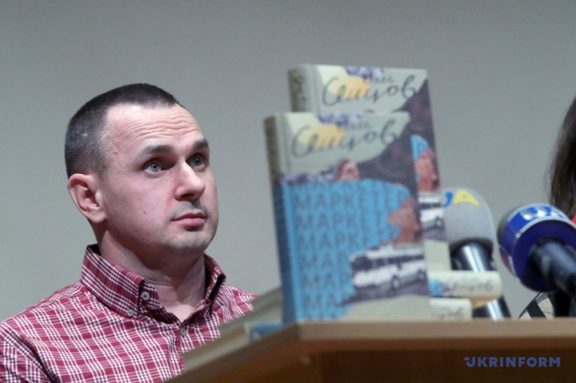 Сенцов презентовал автобиографическую книгу "Маркетер"