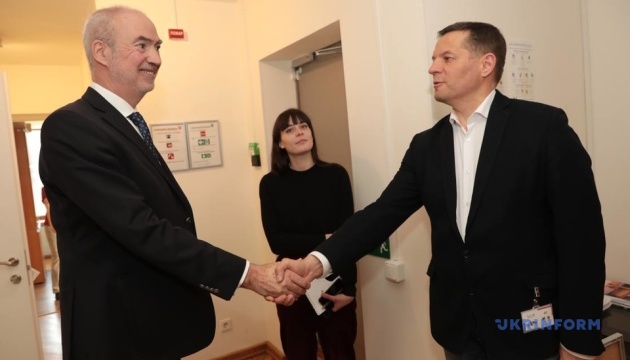 Сущенко встретился с послом Франции