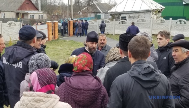 На Житомирщине закрыли храм из-за конфликта между верующими ПЦУ и УПЦ МП