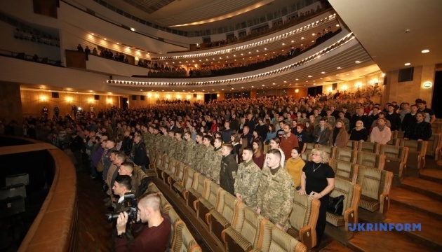 В Харькове бойцов наградили орденами "Народный Герой Украины", некоторых - посмертно