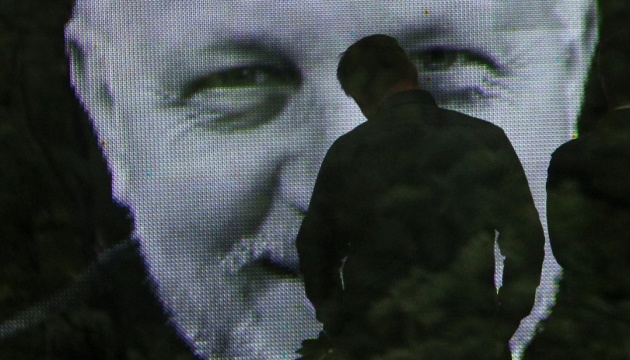 Дело Шеремета: Украинский ПЕН-клуб ждет реакции Денисовой на нарушения прав подозреваемых Дело Шеремета: Украинский ПЕН-клуб ждет реакции Денисовой на нарушения прав подозреваемых