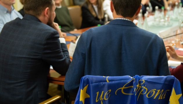 Президент встретился с участниками Евромайдана