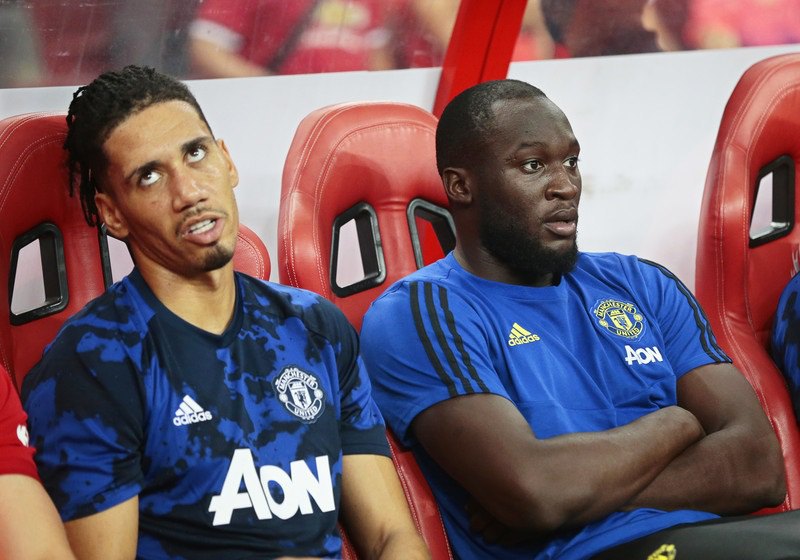 В преддверии матча "Интер" – "Рома" одна из крупнейших итальянских газет вышла с расистским заголовком (фото) В преддверии матча "Интер" – "Рома" одна из крупнейших итальянских газет вышла с расистским заголовком (фото)