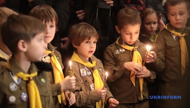 Вифлеемский огонь мира — уже в Украине