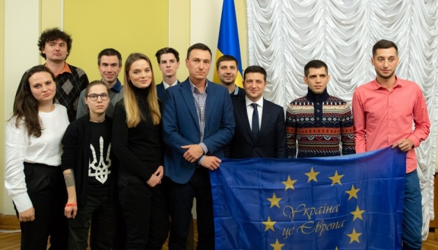 Президент встретился с участниками Евромайдана