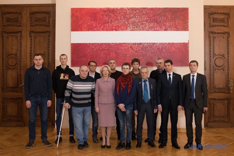 Бекиров, Гриб, Сущенко и еще 6 бывших узников Кремля посетили Сейм Латвии