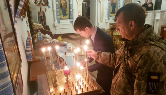 В Киеве отслужили панихиду по всем погибшим в 2019 году воинам