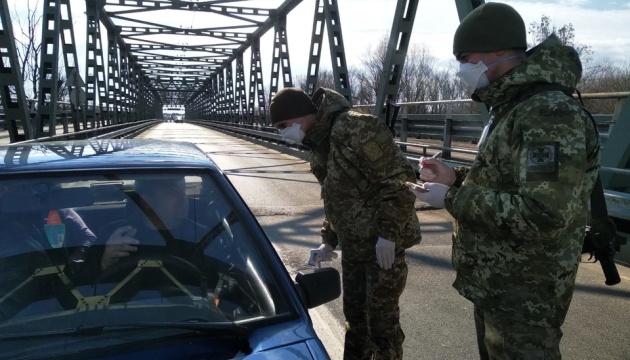 Граница, КППВ на Донбассе и Крыму: теперь везде есть "температурный контроль"