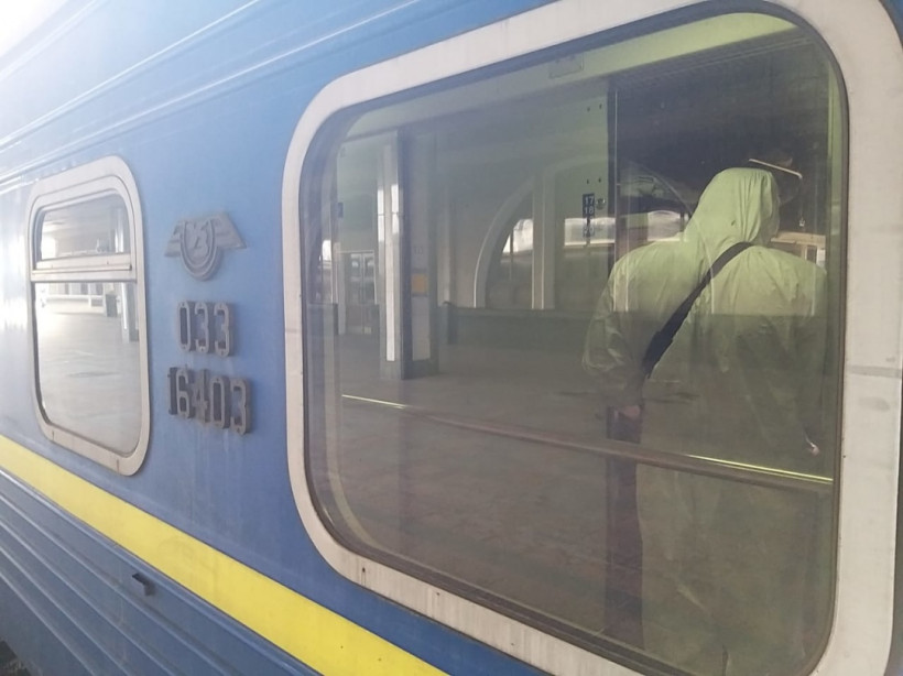 Из Москвы в Киев прибыл эвакуационный поезд, который привез более 700 украинцев