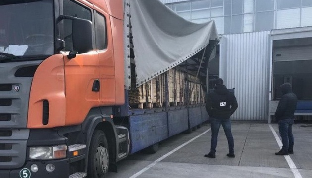 СБУ предотвратила контрабанду ценной древесины на $200 тысяч