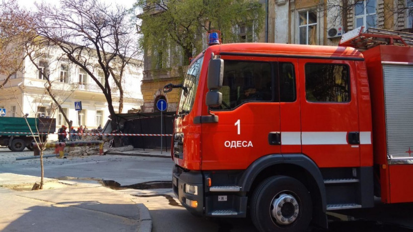 В Одессе обрушилась стена трехэтажного дома