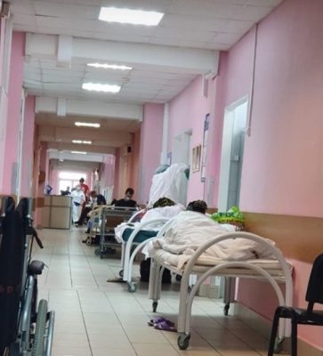 Больницы Москвы забиты больными.