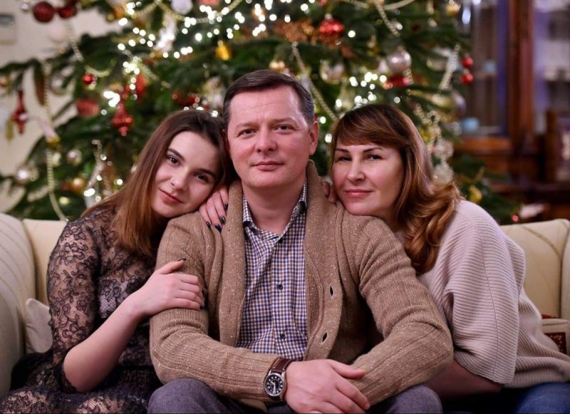 Олег Ляшко с семьей