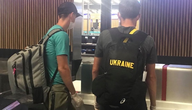 Спецрейсом из Стамбула вернулись более сотни украинцев
