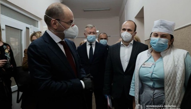 Украина закупит несколько сотен ИВЛ и мобильные рентген-установки — Степанов