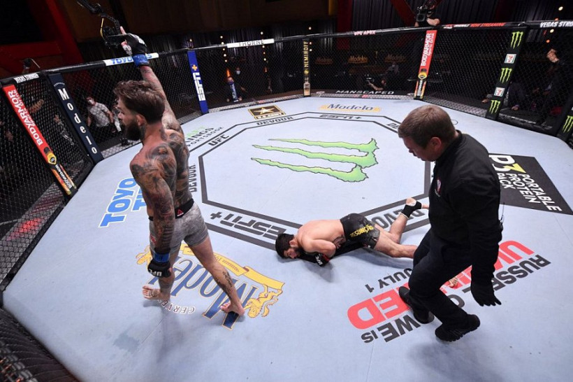 На турнире UFC 250 боец с одного удара "потушил свет" сопернику (видео)