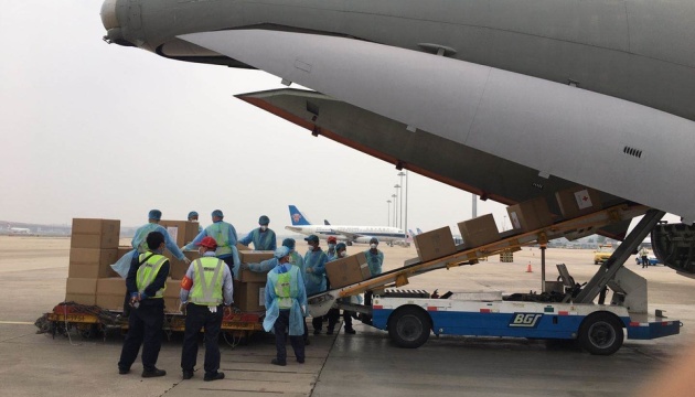 Украинский самолет сегодня доставит из Пекина медпомощь