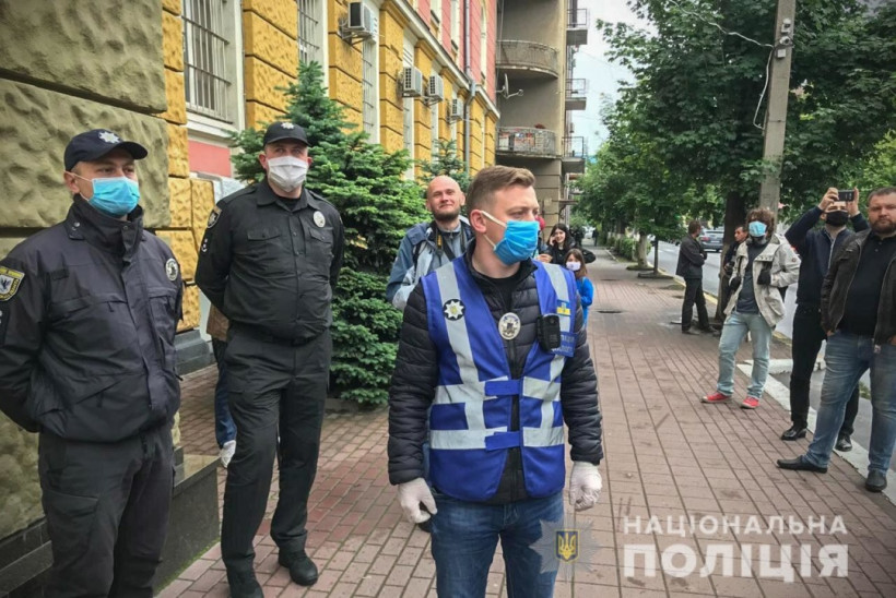 Полиция усилила меры безопасности в Киеве и еще 11 регионах