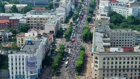 В Хабаровске на митинг вышли 80 тысяч жителей.