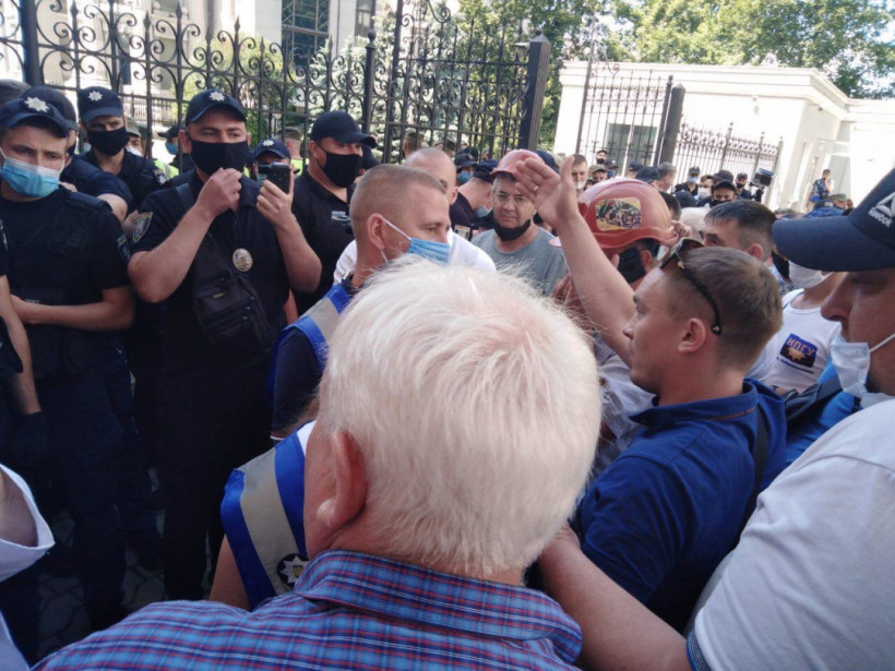 Протесты шахтеров: Волынец заявляет, что полиция мешает ставить палатки под ОП