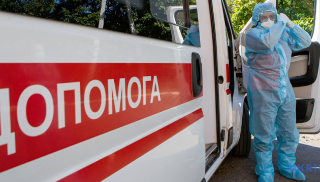 В Украине коронавирусом заразились почти 8200 медиков, больше всего - на Львовщине В Украине коронавирусом заразились почти 8200 медиков, больше всего - на Львовщине