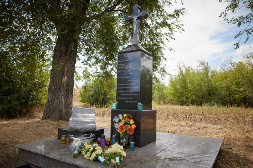 Президент возложил цветы на месте гибели Кузьмы "Скрябина"