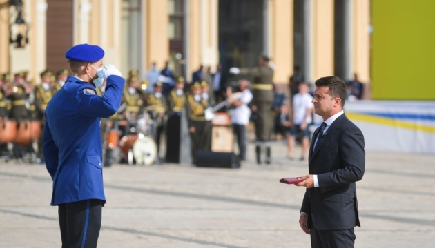 Президент присвоил звание Героя Украины трем гражданам