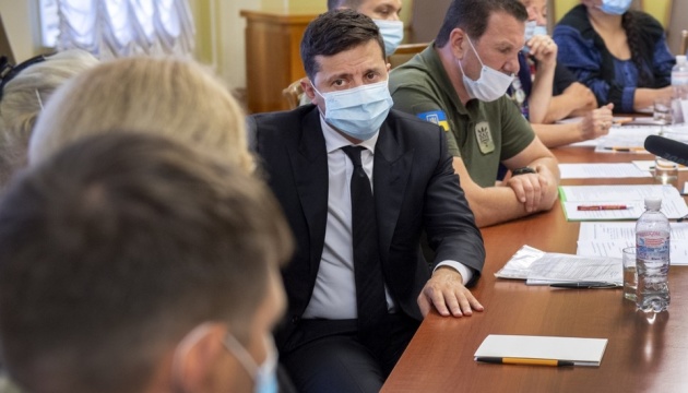 Зеленский встретился с родными пропавших без вести и погибших защитников Украины