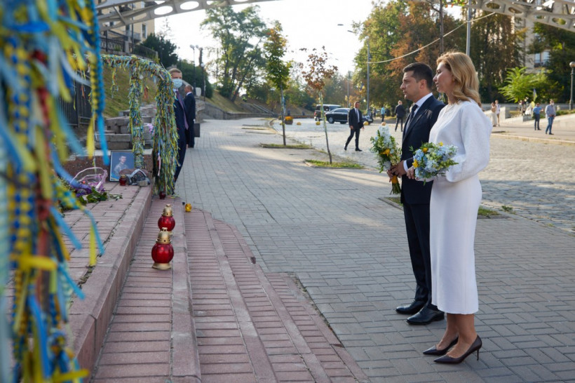 Президентская чета почтила память Героев Небесной сотни