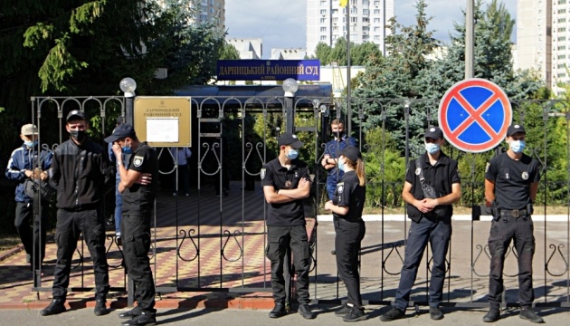 Суд в Киеве рассматривает иск Медведчука о запрете книги про Стуса