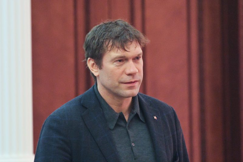 Олег Царев 