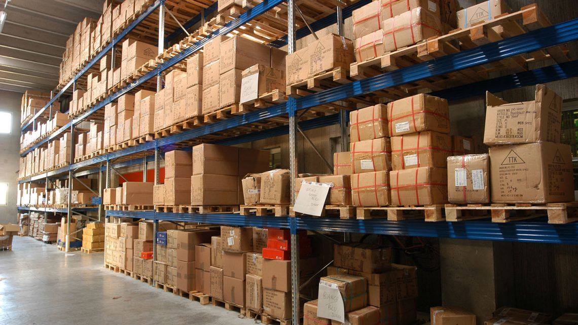 Как правильно выбрать складские стеллажи