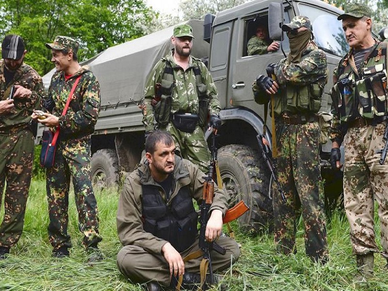 В «ДНР» жены военных возмущены невыплатами зарплат своим мужьям.