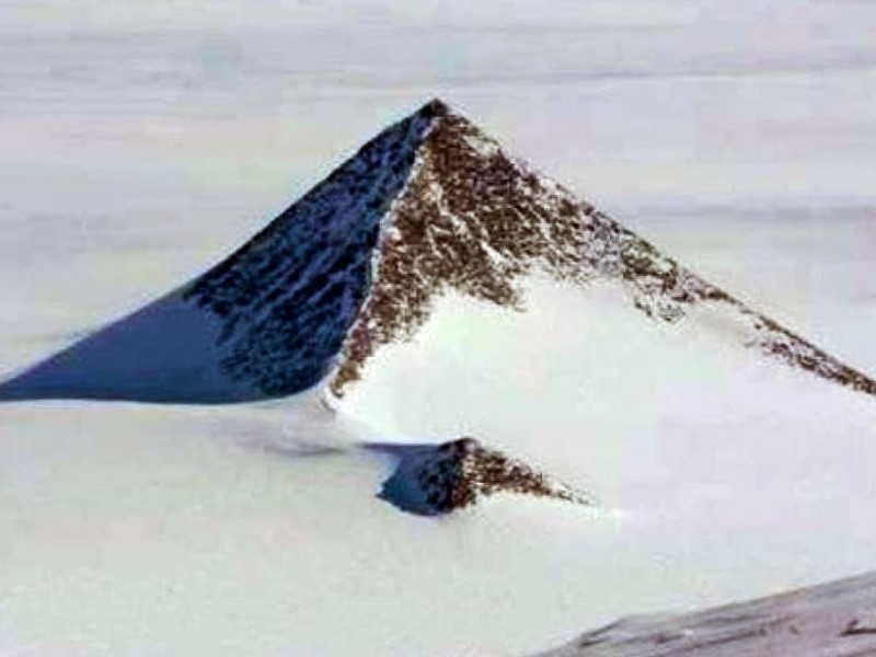 Пирамида в Антарктиде