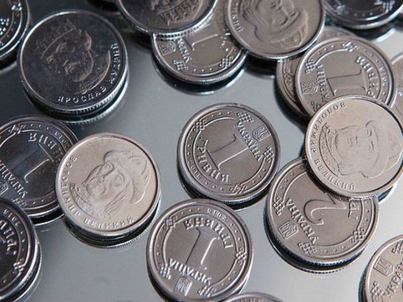 Монеты номиналом 1 и 2 гривны